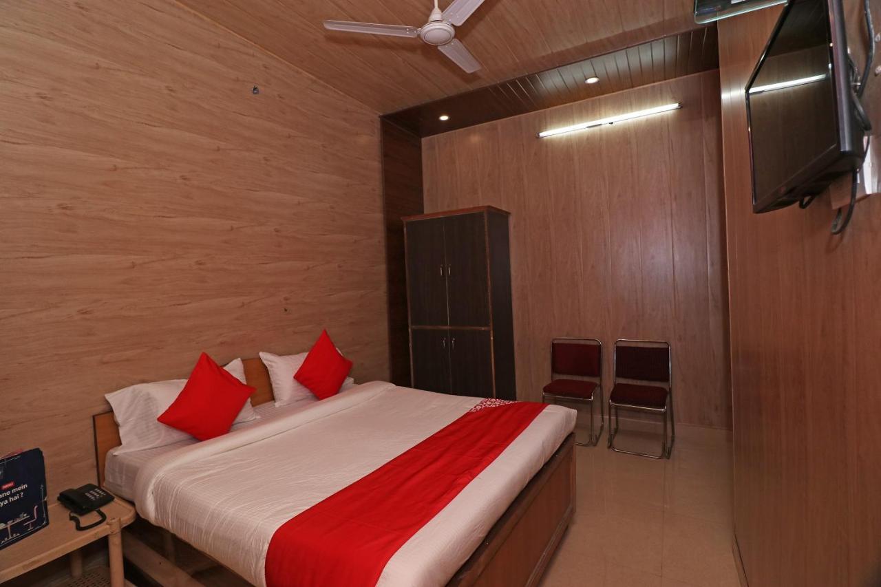 Отель Oyo 27750 Bhagwati Residency Mirzapur Экстерьер фото