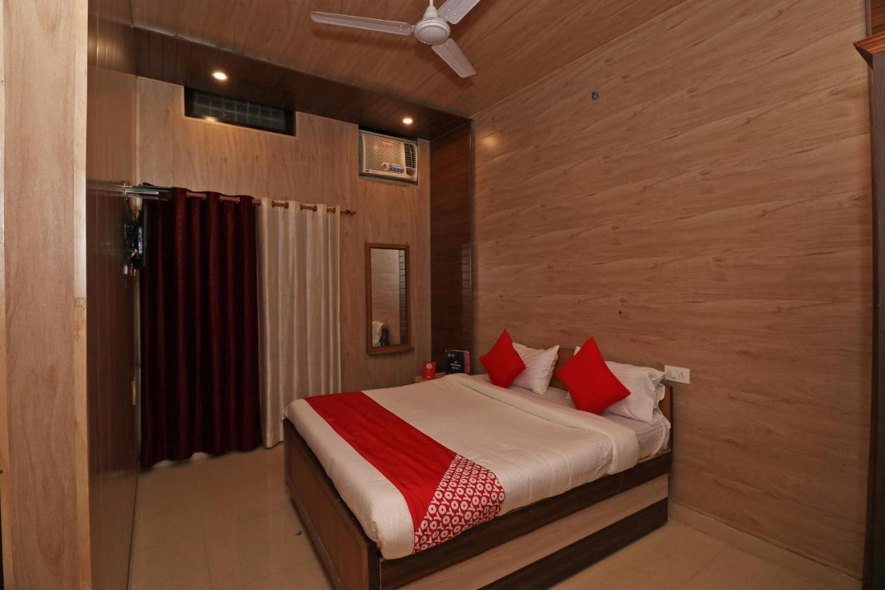 Отель Oyo 27750 Bhagwati Residency Mirzapur Экстерьер фото